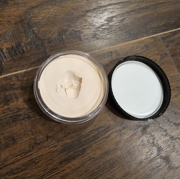 Elf | Poreless Putty Primer - Picture 3 of 3